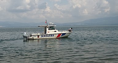 2 arkadaş, serinlemek için girdikleri İznik Gölü'nde kayboldu