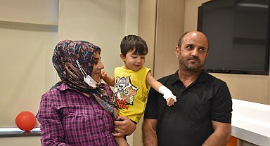 2 çocuğunu aynı hastalıktan kaybeden anne, böbreğiyle oğlu Doruk'a hayat verdi