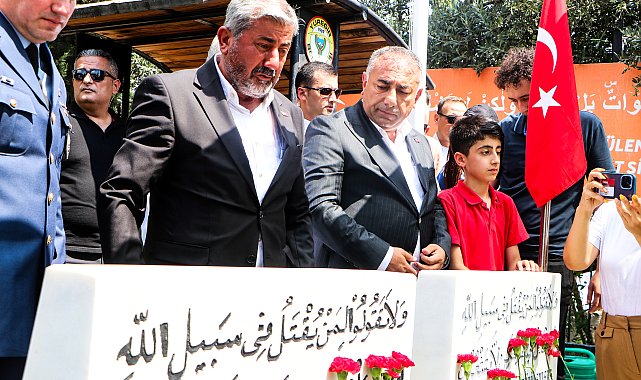 Adana'da 15 Temmuz şehitleri kabirleri başında anıldı