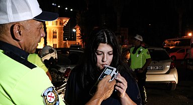 Adana'da trafik denetimi; 42 sürücüye idari para cezası