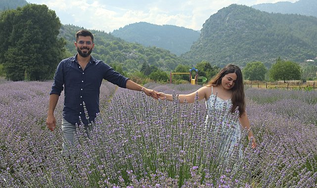 Adana'nın lavanta bahçeleri çekim platosuna dönüştü