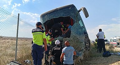 Aksaray'da otobüs yoldan çıktı; yaralılar var