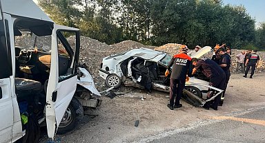 Amasya'da otomobil ile minibüs çarpıştı: 1 ölü, 3 yaralı