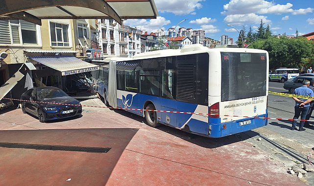 Ankara'da belediye otobüsü iş yerine girdi: 7 yaralı