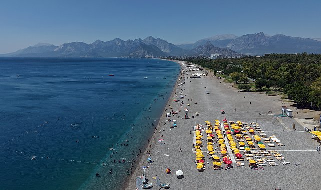 Antalya'da hissedilen sıcaklık 44 dereceyi buldu