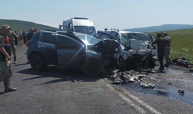 Ardahan'da 3 araç zincirleme kazaya karıştı; 3 ölü, 4 yaralı