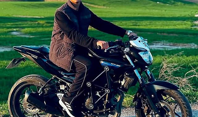 Arkadaşları, kazada ölen Atakan'ı motosikletlerle konvoy yaparak son yolculuğuna uğurladı