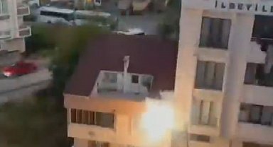 Arnavutköy'de elektrik direğinde yaşanan patlamalar paniğe neden oldu