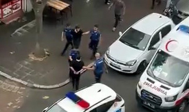 Avcılar'da kavga sırasında bıçak istedi; alamayınca masa ve sandalyeleri devirdi