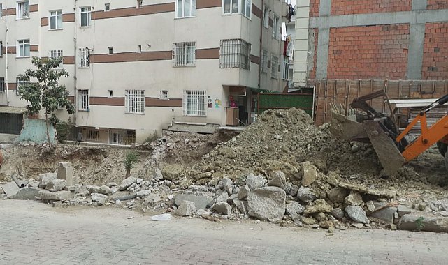Bahçelievler'de 6 katlı bina tahliye edildi; 'iki kaçak kat ilave edilmiş'