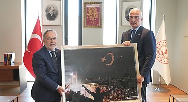Bakan Ersoy, 15 Temmuz Derneği heyeti ile bir araya geldi