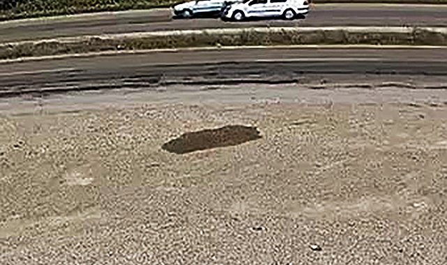 Başka bir aracın çarptığı otomobil, narenciye bahçesine devrildi: 2'si çocuk, 4 yaralı