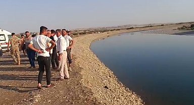 Batman'da çaya giren çocuk boğuldu, babasını ekipler kurtardı