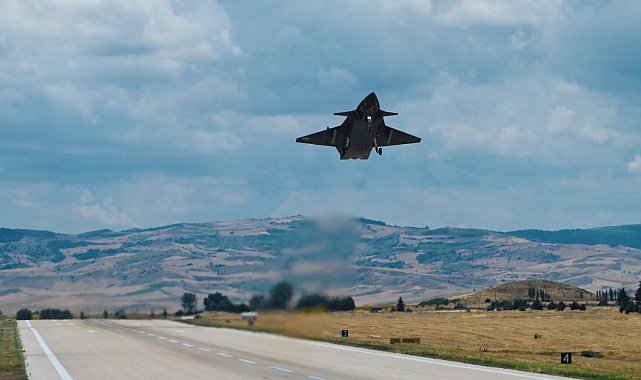 Bayraktar Kızılelma, hedefi 120 kilometrenin üzerinden süpersonik füzeyle vurdu
