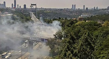 Beykoz'da seyir halindeki kamyonet alev alev yandı