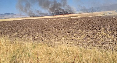Bingöl'de anız yangını; 4 personel dumandan etkilendi