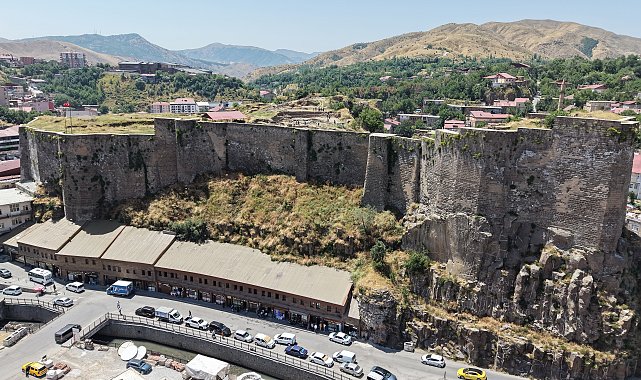 Bitlis Kalesi'ndeki kazı çalışmalarında sona gelindi