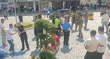 Bursa Adliyesi'nde kavga; 1'i polis 3 yaralı, 5 gözaltı