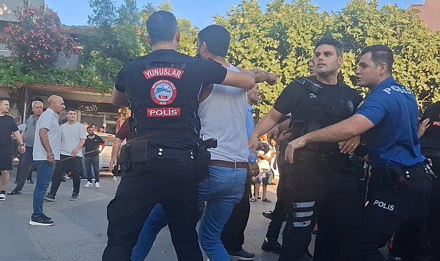 Bursa'da mahalleli arasında bıçaklı 'park etme' kavgası: 3 yaralı