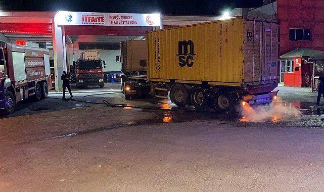 Bursa'da yanan TIR'ı 10 kilometre kullanıp itfaiyeye ulaştırdı