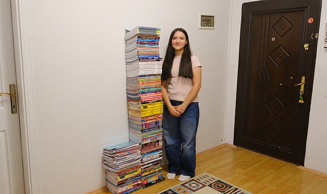 Çalıştığı kitaplar boyunu aşan İpek, LGS Türkiye birincisi oldu