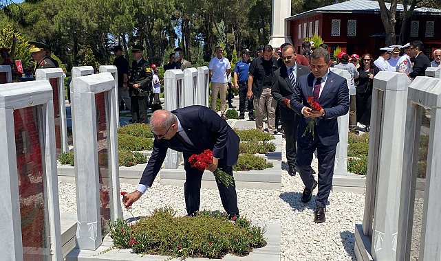 Çanakkale Şehitler Abidesi'nde 15 Temmuz şehitleri dualarla anıldı