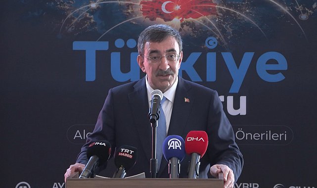 Cevdet Yılmaz: Ekonomik olarak dünyadan 1,8 puan daha yüksek bir hızla büyümüşüz