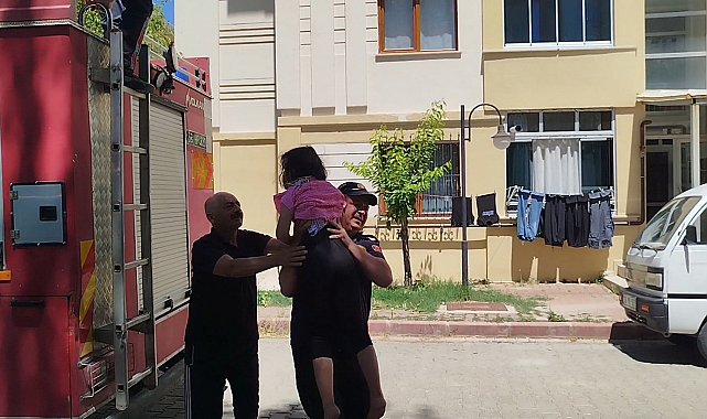 Çıktığı ağaçta mahsur kalan otizmli çocuğu itfaiye kurtardı