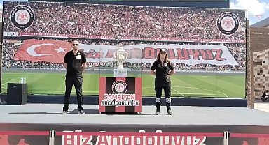 Çorum FK'nın şampiyonluk kupası kentte sergileniyor