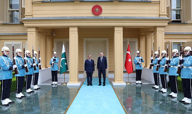 Cumhurbaşkanı Erdoğan, Pakistan Başbakanı Şahbaz Şerif ile görüştü