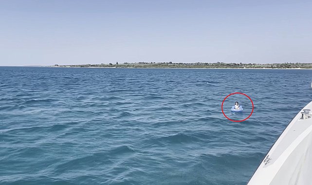 Deniz yatağıyla sürüklenen çocuk, Sahil Güvenlik tarafından kurtarıldı