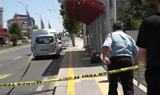 Durakta unutulan çanta fünyeyle patlatılmak üzereyken sahibi koşarak geldi