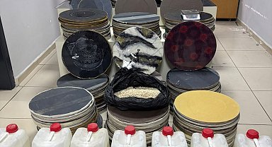 Duvar saatlerinden uyuşturucu çıktı