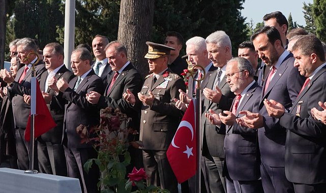 Edirnekapı'da 15 Temmuz Şehitliği'nde anma töreni