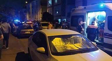 Emekli polis, cezaevinden izinli çıkıp kendisini bıçaklayan oğlunu öldürdü