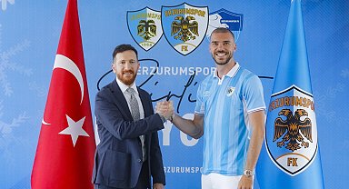 Erzurumspor, dış transferde ilk imzayı Nihad Mujakic'e attırdı
