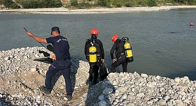 Eşen Çayı'nda kaybolan Özbekistan uyruklu genç ölü bulundu