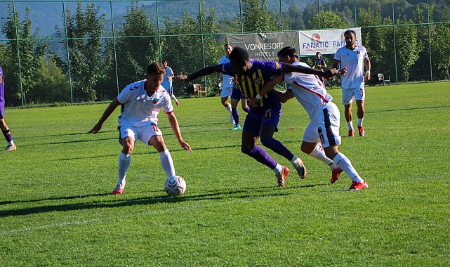 Eyüpspor, hazırlık maçında Mardin 1969'u 1-0 yendi