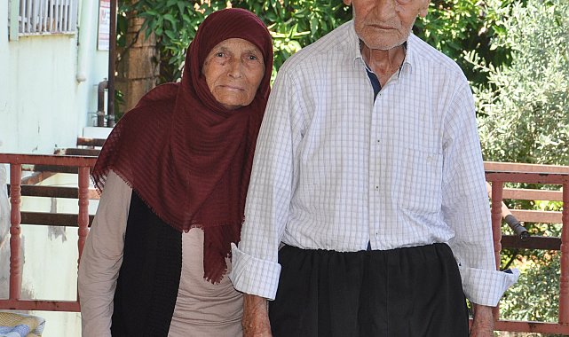 Gaziantep'te asırlık çift, mutlu ve uzun yaşamın sırrını anlattı
