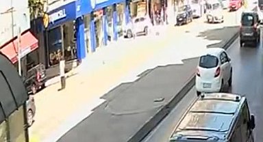 Gaziosmanpaşa'da cip iş yerine daldı; kaza kamerada
