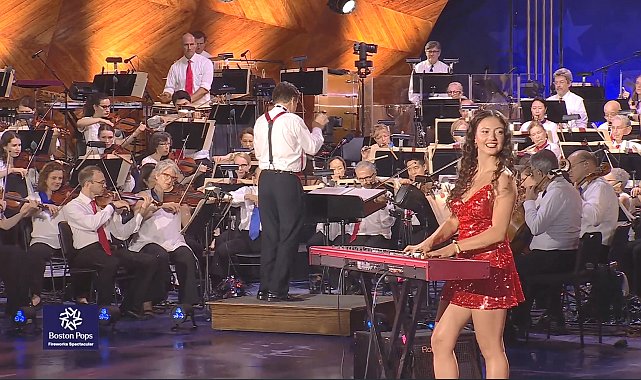 Genç müzisyen Su Yavuz, ABD'nin bağımsızlığının 250'nci yıl kutlamalarında Boston'da konser verdi