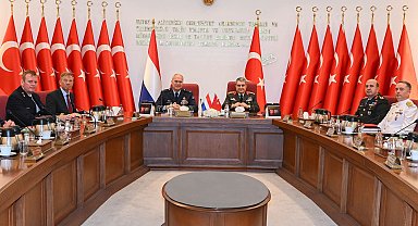 Genelkurmay Başkanı Bayraktaroğlu, Hollandalı mevkidaşı Eichelsheim ile görüştü