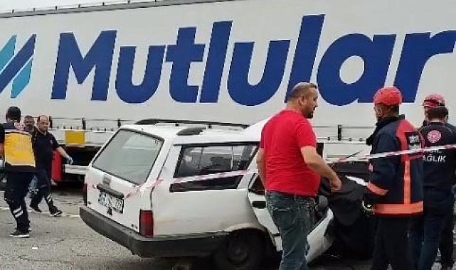 Giresun'da otomobil TIR'a çarptı: 1 ölü, 1 yaralı