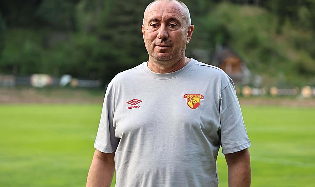 Göztepe Teknik Direktörü Stanimir Stoilov:1 ya da 2 transferi kampa yetiştireceğiz