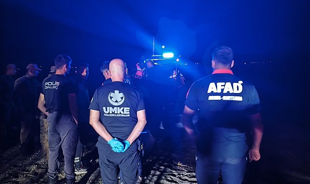 Hazar Gölü'ne giren genç boğuldu