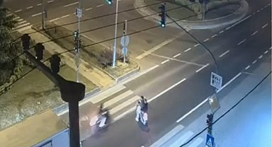 İki motosikletin çarpıştığı kaza kamerada; 3 yaralı