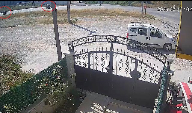 İki motosikletin çarpıştığı kaza kamerada; sürücü ile eşi öldü, oğulları ağır yaralandı