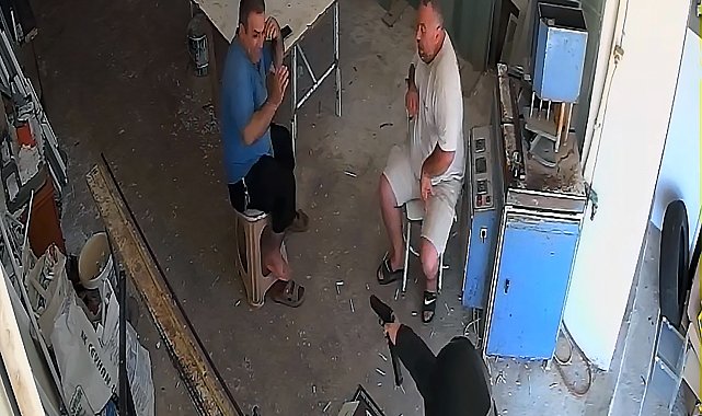 İş yerinde silahlı saldırıya uğrayan PVC ustası ağır yaralandı; o anlar kamerada
