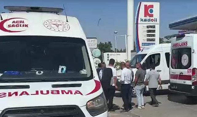 İşçi servis minibüsü, kamyona arkadan çarptı: 11 yaralı