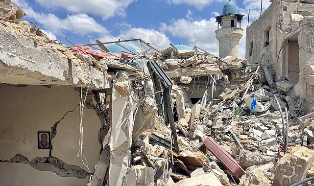 İsrail'in Lübnan'a saldırılarında hayatını kaybedenlerin sayısı 4 bin 321'e yükseldi